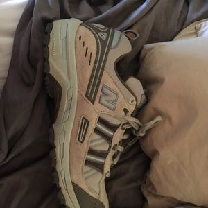 New Balance size 8 hiking 644 shoe